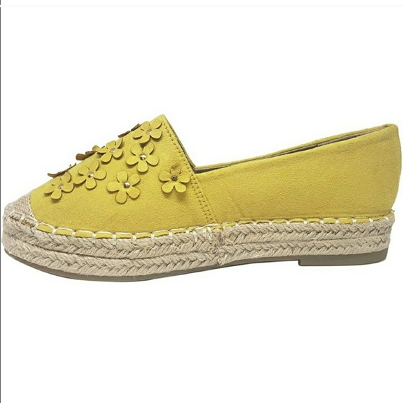 Espadrilles SOLD - Picture 2 of 3